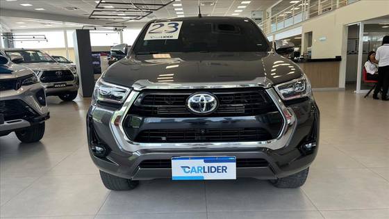 TOYOTA HILUX 2.8 D-4D TURBO DIESEL CD SRX 4X4 AUTOMÁTICO